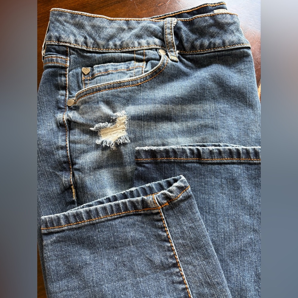 Torrid Women’s High Rise Distressed Skinny Jeans in Size 18 - Picture 4 of 7